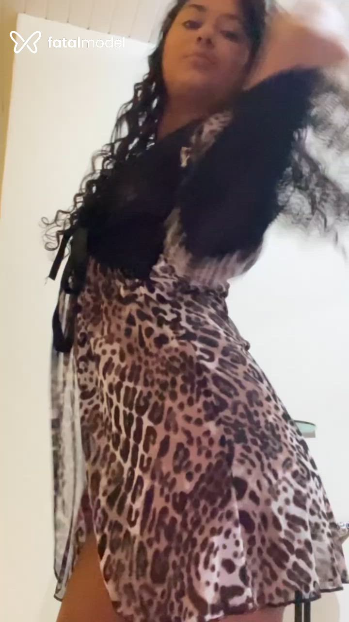 Acompanhante mulher morena (o) de olhos pretos - Sabrina