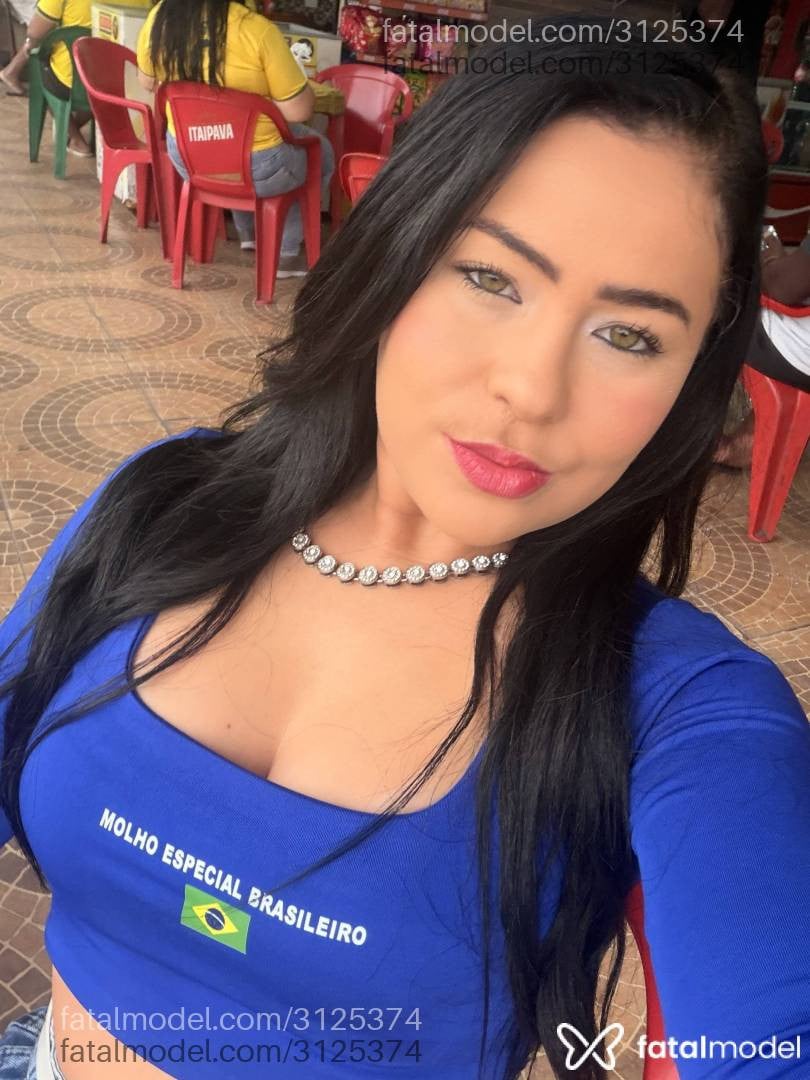 Acompanhante mulher morena (o) de olhos verdes - Eliza Bellini