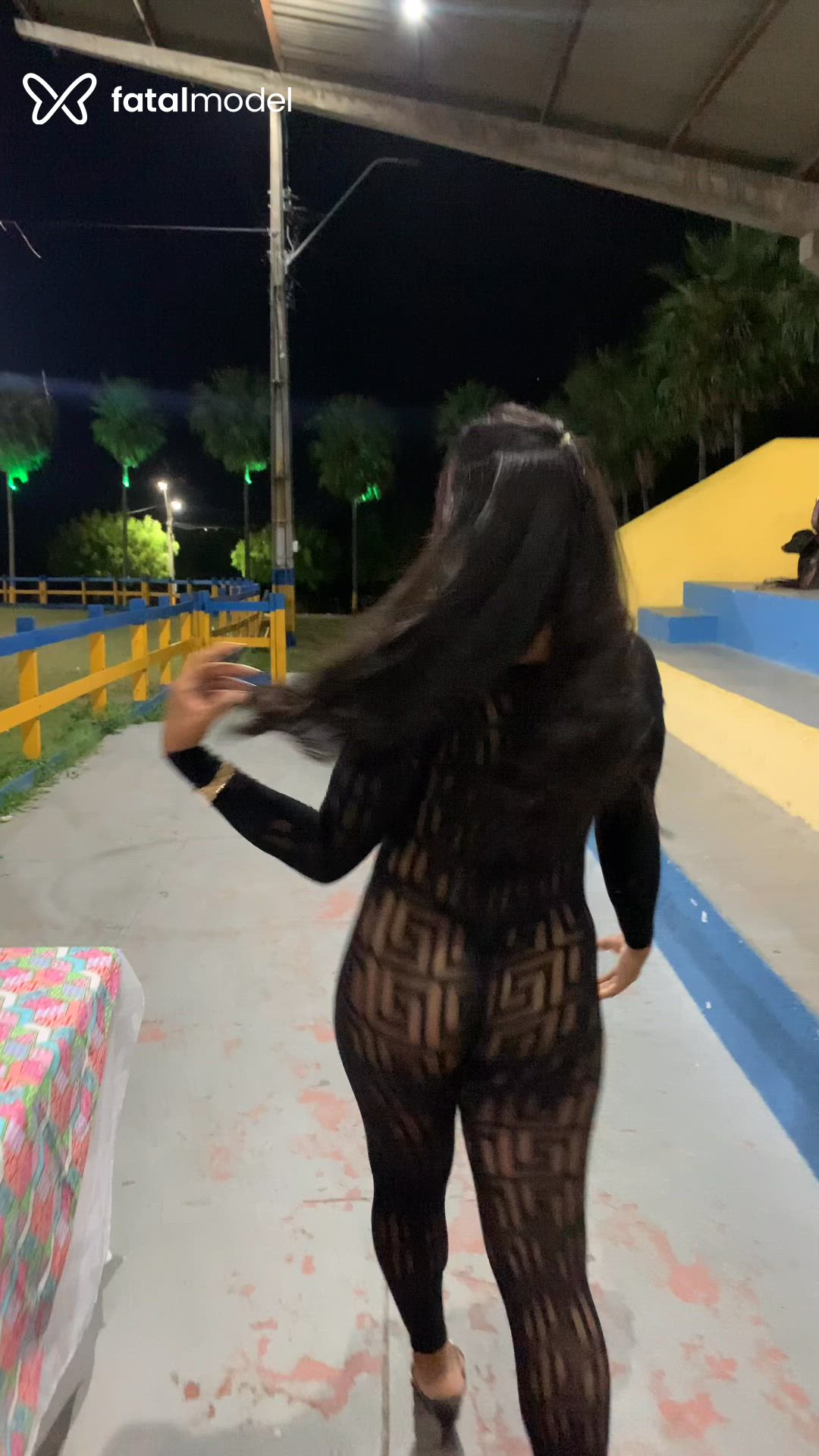 Acompanhante mulher trans morena (o) de olhos pretos - Laryssa