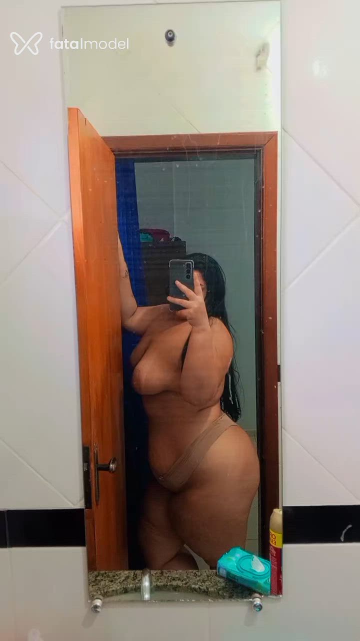 Acompanhante mulher morena (o) de olhos castanhos - Aninha Galvão