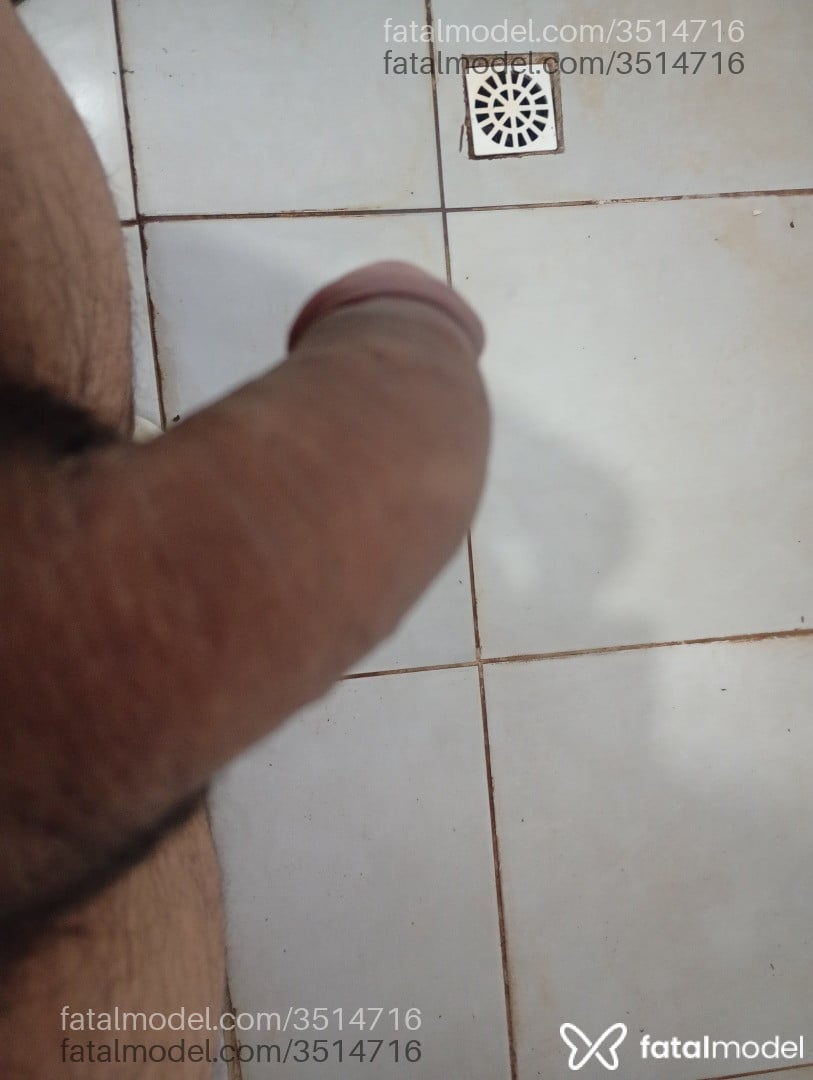 Acompanhante homem com cabelo castanho de olhos castanhos - Coraçãopartido