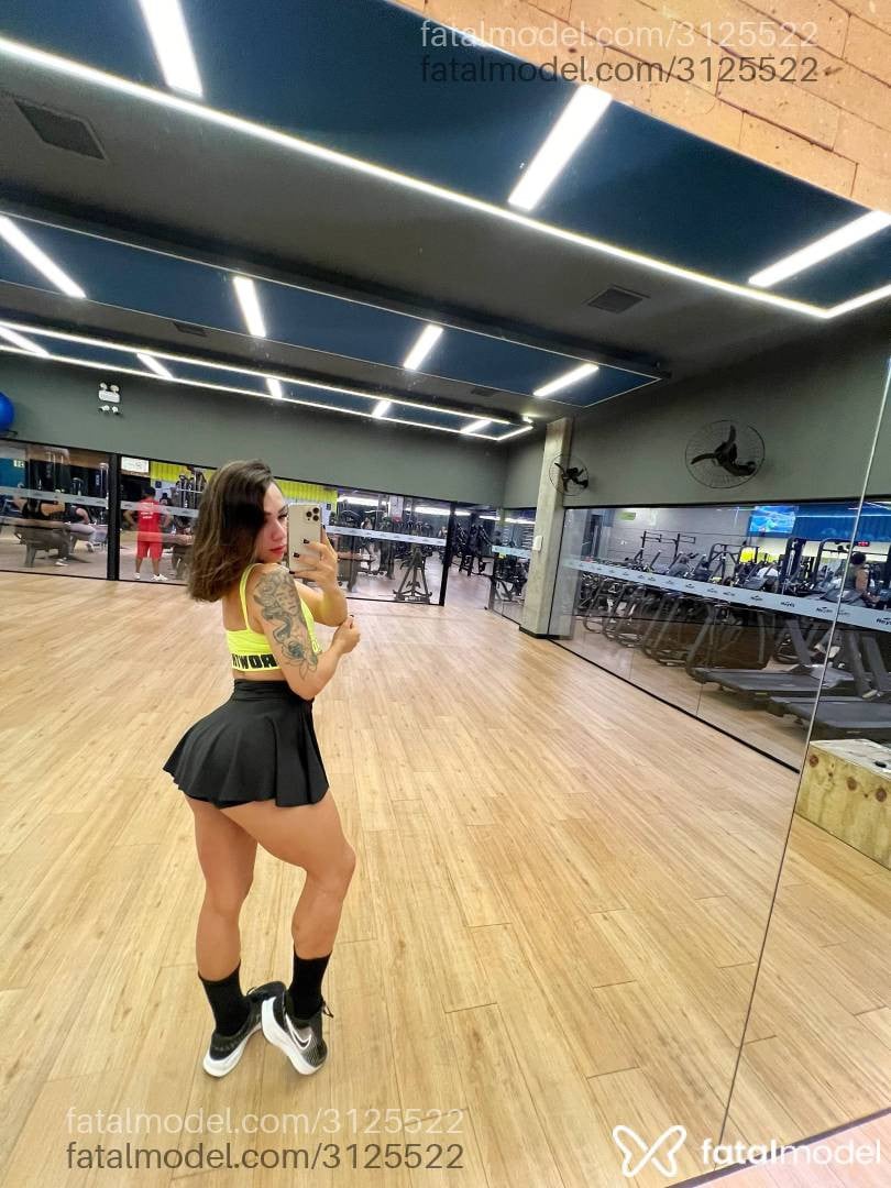 Acompanhante mulher trans com cabelo castanho de olhos mel em Rio Grande - Gatinhagauchaa