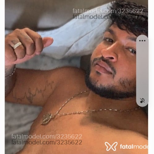 Acompanhante homem com cabelo castanho de olhos mel - Agroboybruto