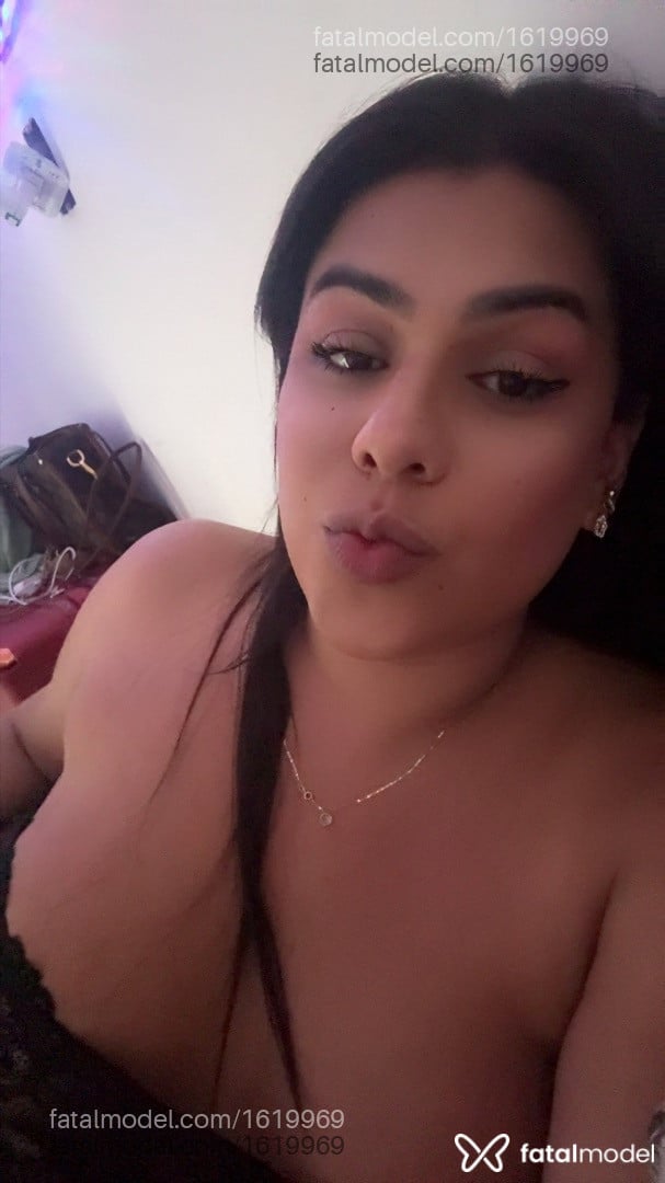Acompanhante travesti morena (o) de olhos castanhos - Milena