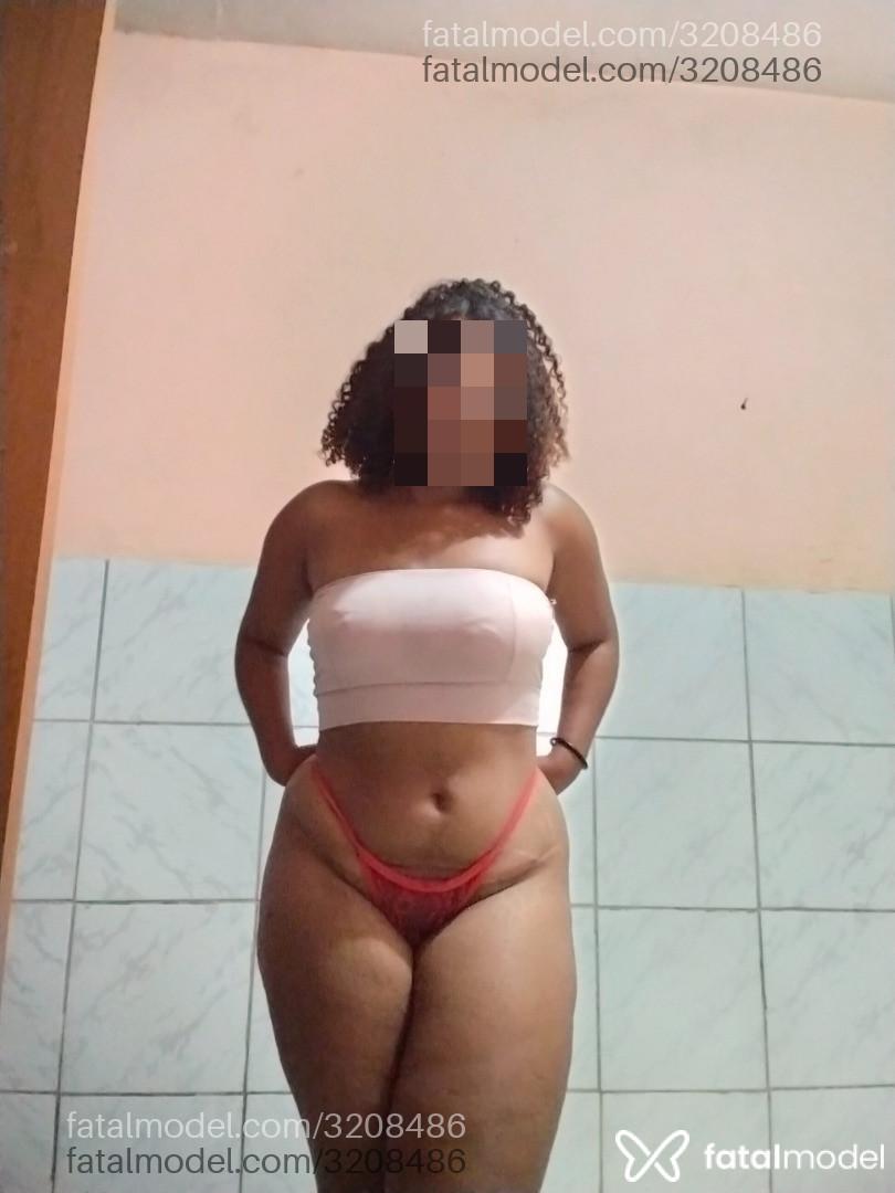 Acompanhante mulher com cabelo castanho de olhos castanhos - Dorah