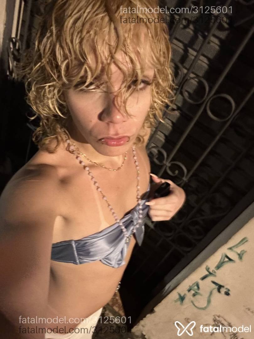 Acompanhante mulher trans loira (o) de olhos castanhos em Paranaguá - Sabrina
