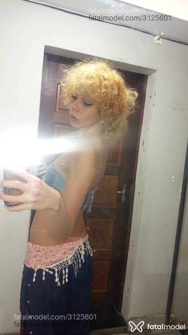 Acompanhante mulher trans loira (o) de olhos castanhos em São Paulo - Sabrina