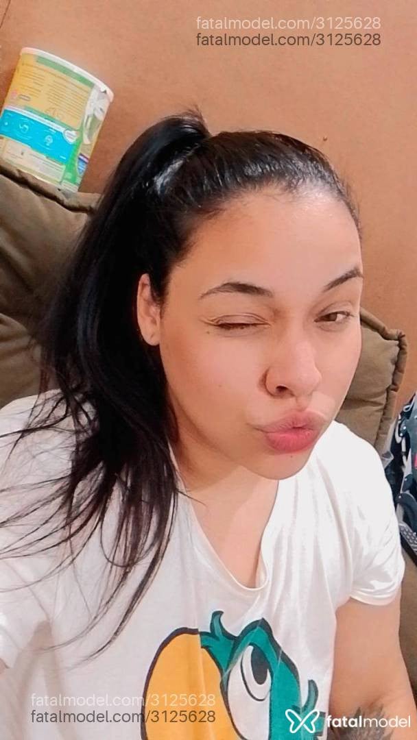Acompanhante mulher morena (o) de olhos castanhos - Mariel Grande