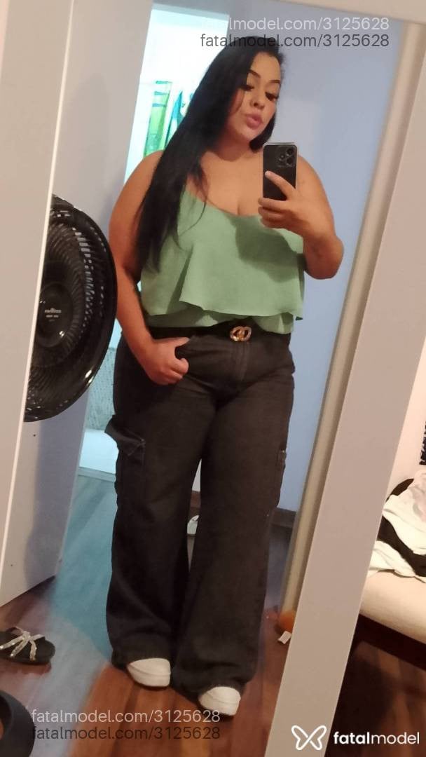 Acompanhante mulher morena (o) de olhos castanhos - Mariel Grande