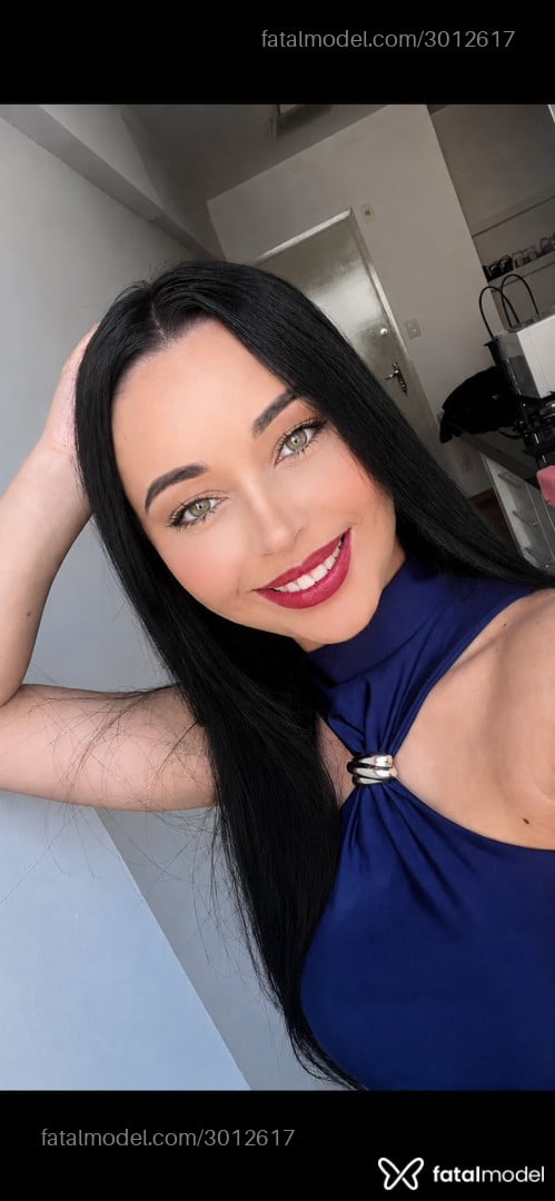 Acompanhante mulher morena (o) de olhos verdes - Catty