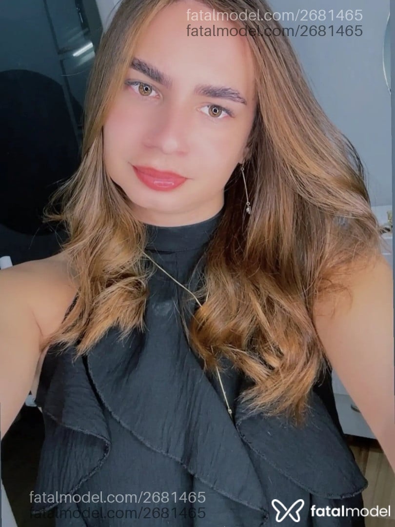 Acompanhante mulher trans loira (o) de olhos mel - Bru Angel