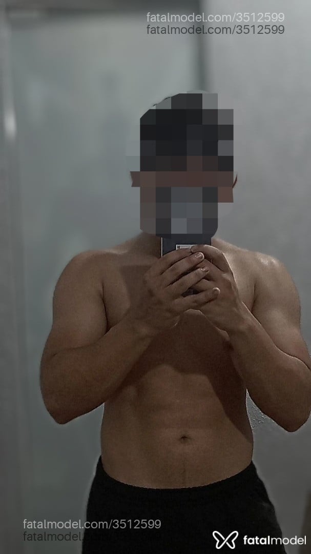 Acompanhante homem morena (o) de olhos pretos - Bryan