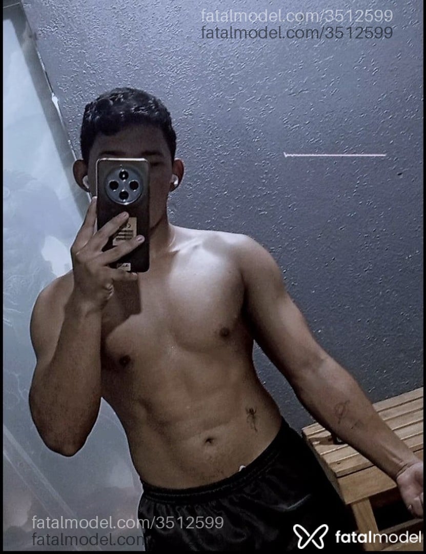 Acompanhante homem morena (o) de olhos pretos - Bryan