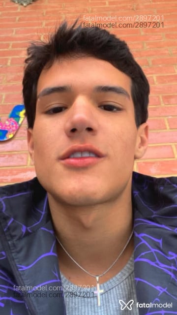 Acompanhante homem morena (o) de olhos pretos - Peter