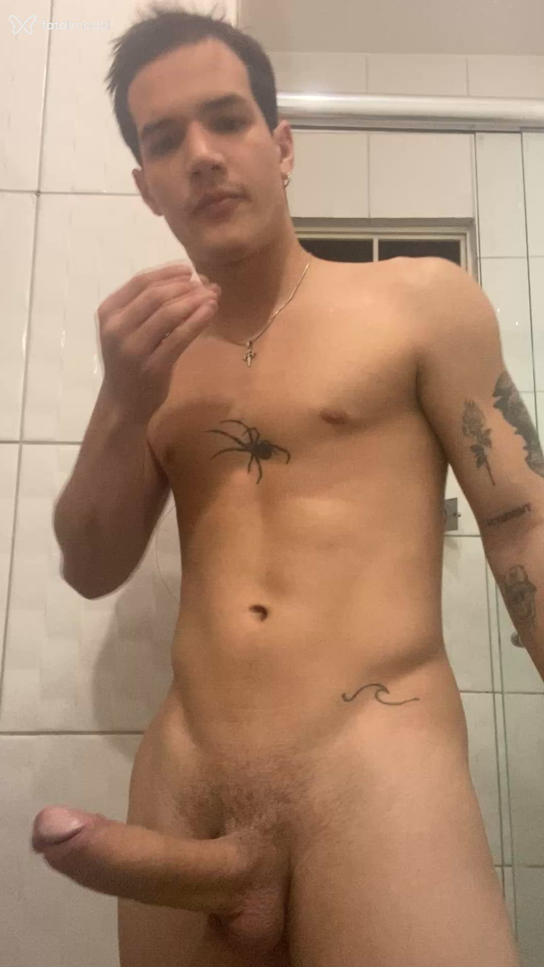 Acompanhante homem morena (o) de olhos pretos - Peter