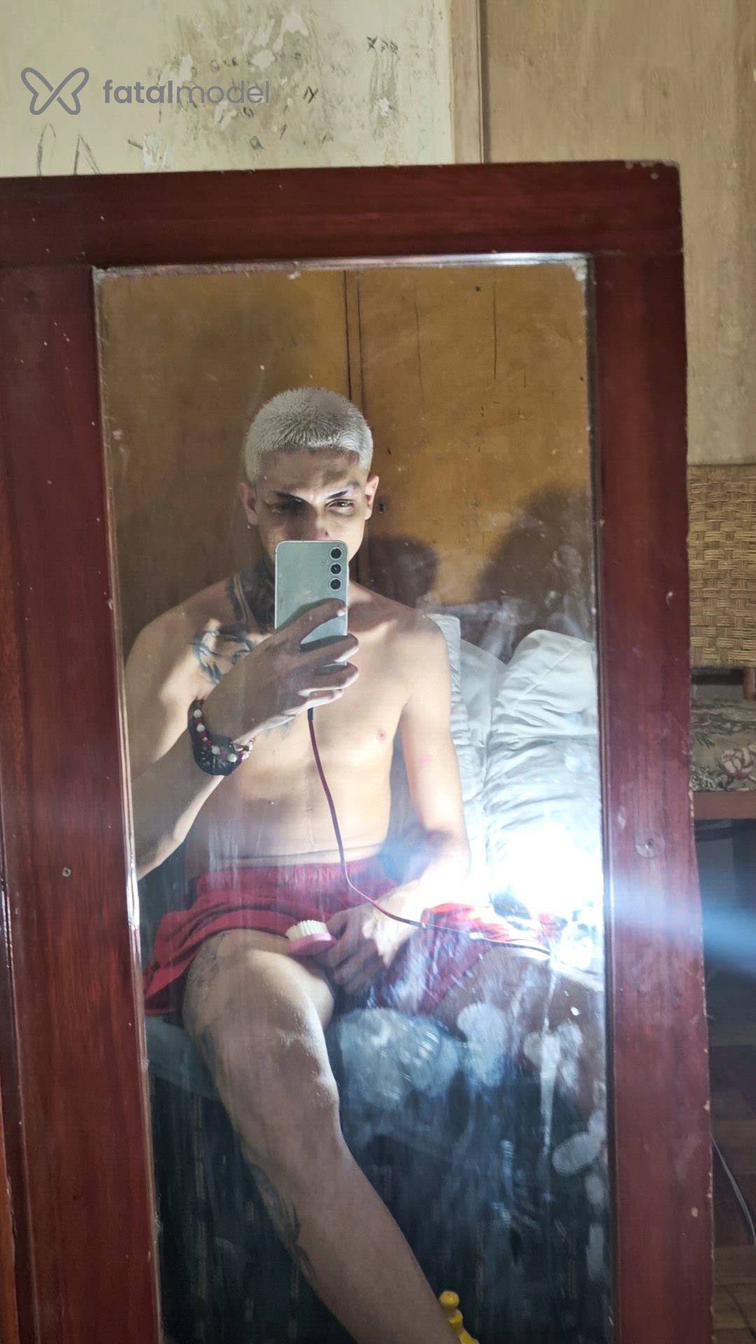 Acompanhante homem loira (o) de olhos mel - Marcus Nevss