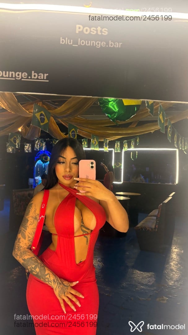 Acompanhante mulher com cabelo castanho de olhos castanhos - Anitta