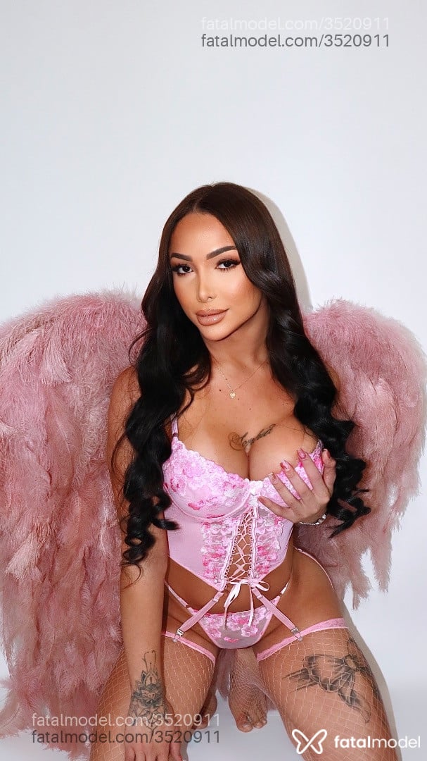 Acompanhante mulher trans morena (o) de olhos castanhos - Lavinya Jasmin
