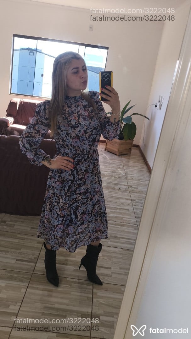 Acompanhante mulher loira (o) de olhos castanhos - Vitória