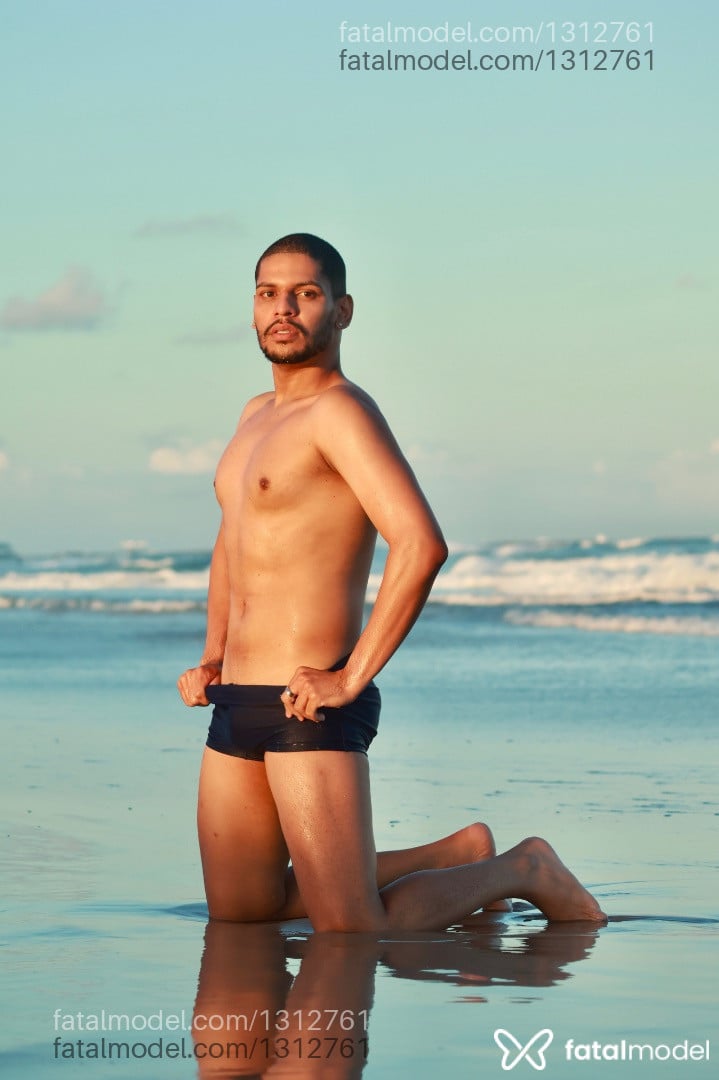 Acompanhante homem morena (o) de olhos castanhos - João Ricardo Acompanhante homem morena (o) de olhos castanhos - João Ricardo