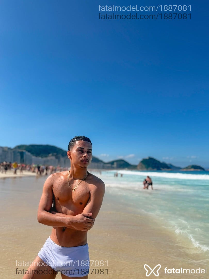 Acompanhante homem com cabelo castanho de olhos castanhos - Magno Vilar