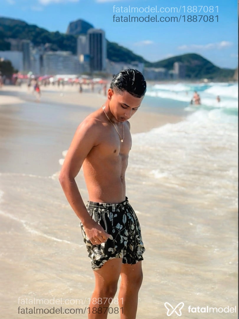 Acompanhante homem com cabelo castanho de olhos castanhos - Magno Vilar
