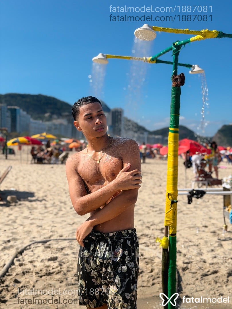 Acompanhante homem com cabelo castanho de olhos castanhos - Magno Vilar