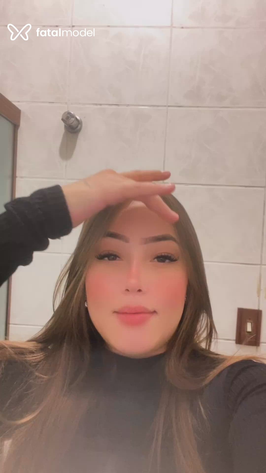 Acompanhante mulher loira (o) de olhos mel - Mirela