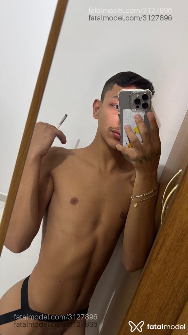 Acompanhante homem morena (o) de olhos pretos - Gustavo