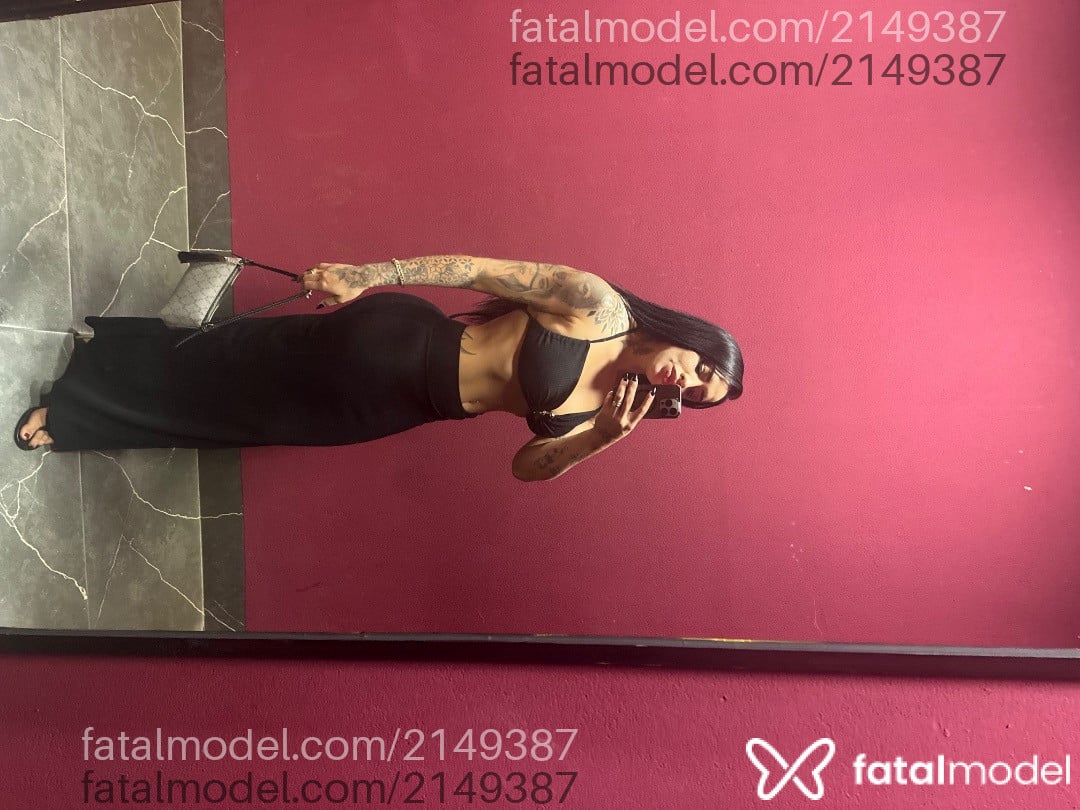Acompanhante mulher com cabelo castanho de olhos pretos - Kelly
