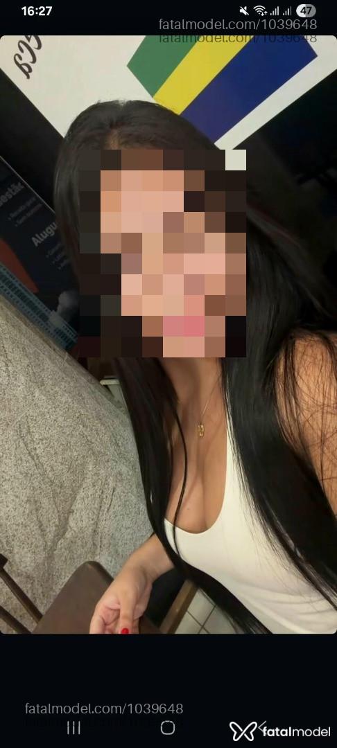 Acompanhante mulher morena (o) de olhos pretos - Morena