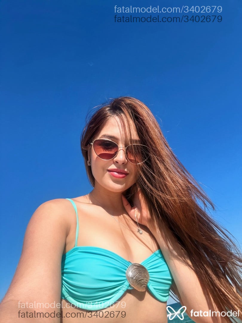 Acompanhante mulher ruiva (o) de olhos castanhos - Helena Castelli