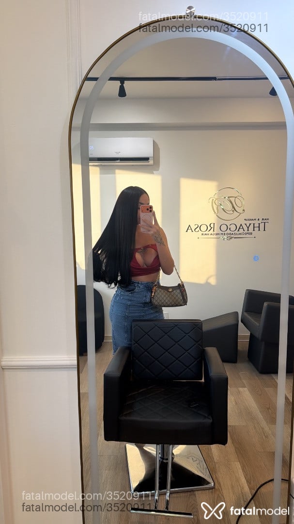Acompanhante mulher trans morena (o) de olhos castanhos - Lavinya Jasmin