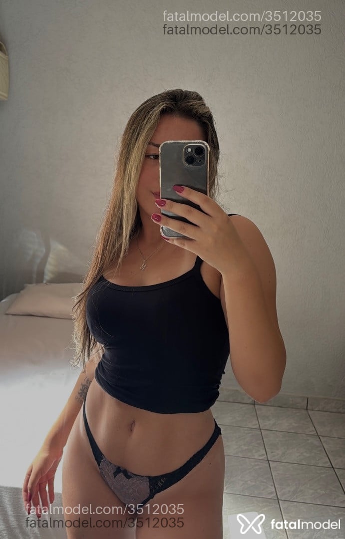 Acompanhante mulher loira (o) de olhos mel - Badgalmadu