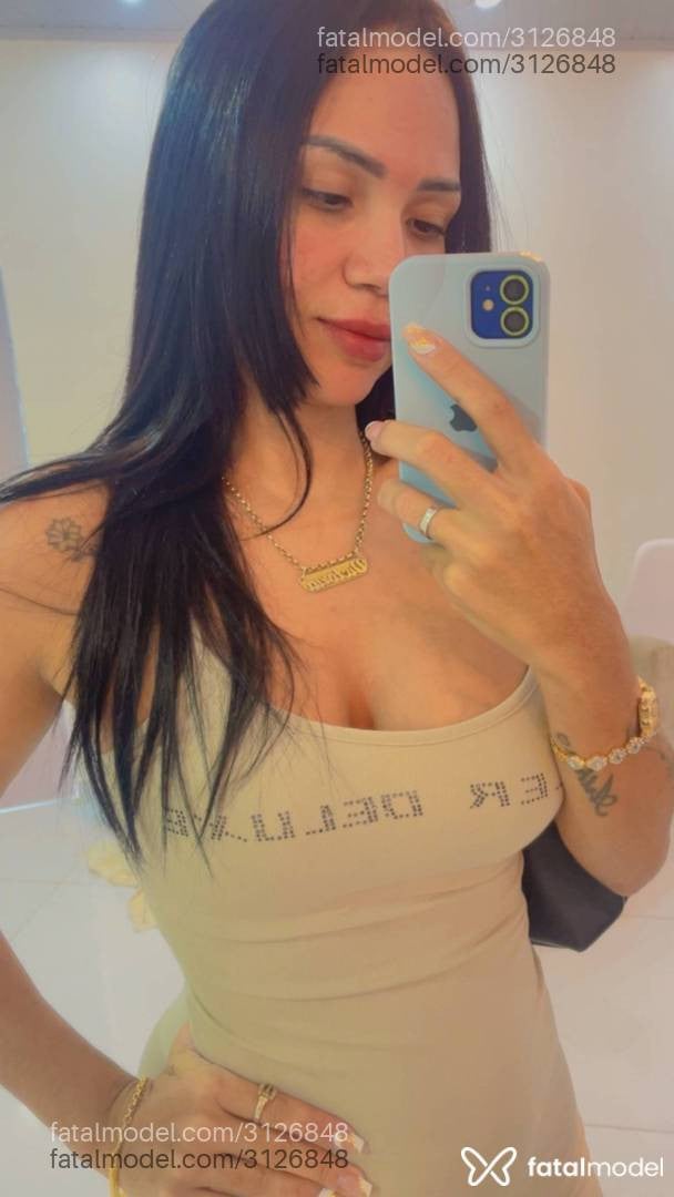 Acompanhante mulher morena (o) de olhos pretos - Carla Portela