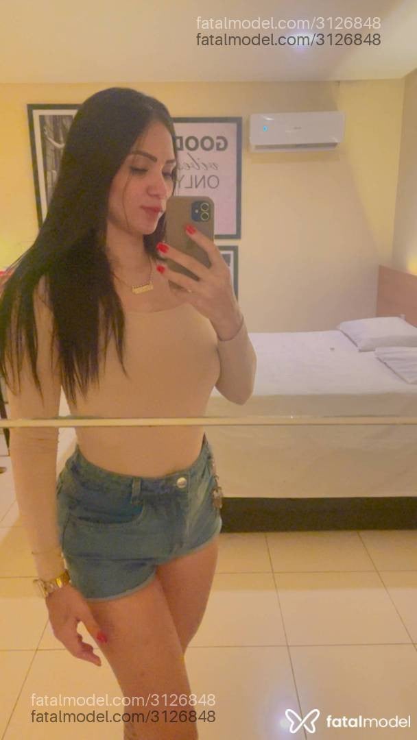 Acompanhante mulher morena (o) de olhos pretos - Carla Portela