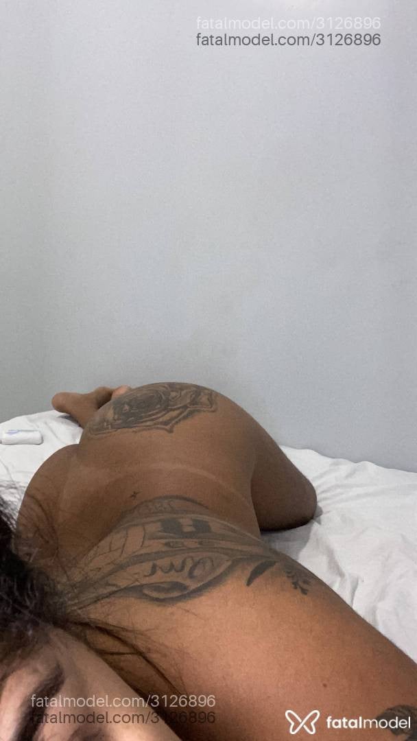 Acompanhante mulher com cabelo castanho de olhos castanhos - Alice Ferreira