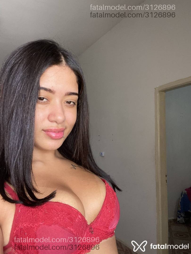 Acompanhante mulher com cabelo castanho de olhos castanhos - Alice Ferreira