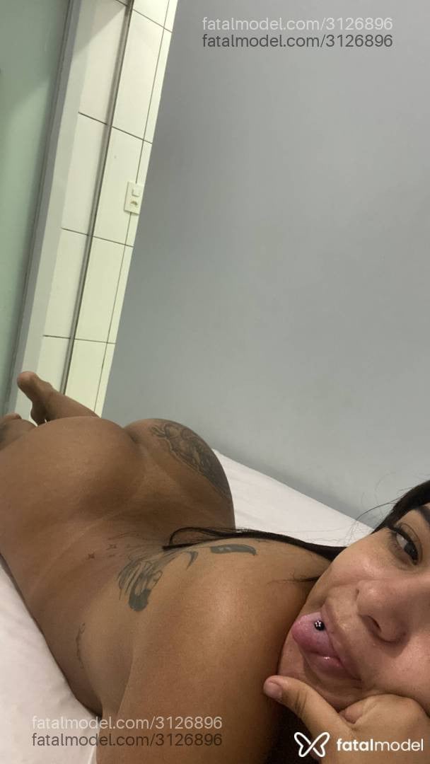 Acompanhante mulher com cabelo castanho de olhos castanhos - Alice Ferreira