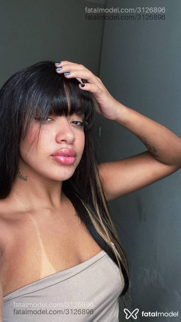 Acompanhante mulher com cabelo castanho de olhos castanhos em Belo Horizonte - Alice Ferreira