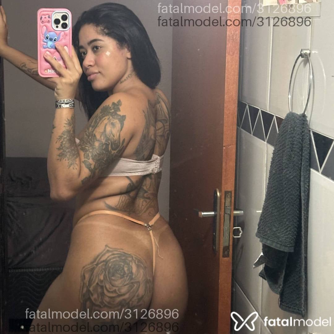 Acompanhante mulher com cabelo castanho de olhos castanhos - Alice Ferreira