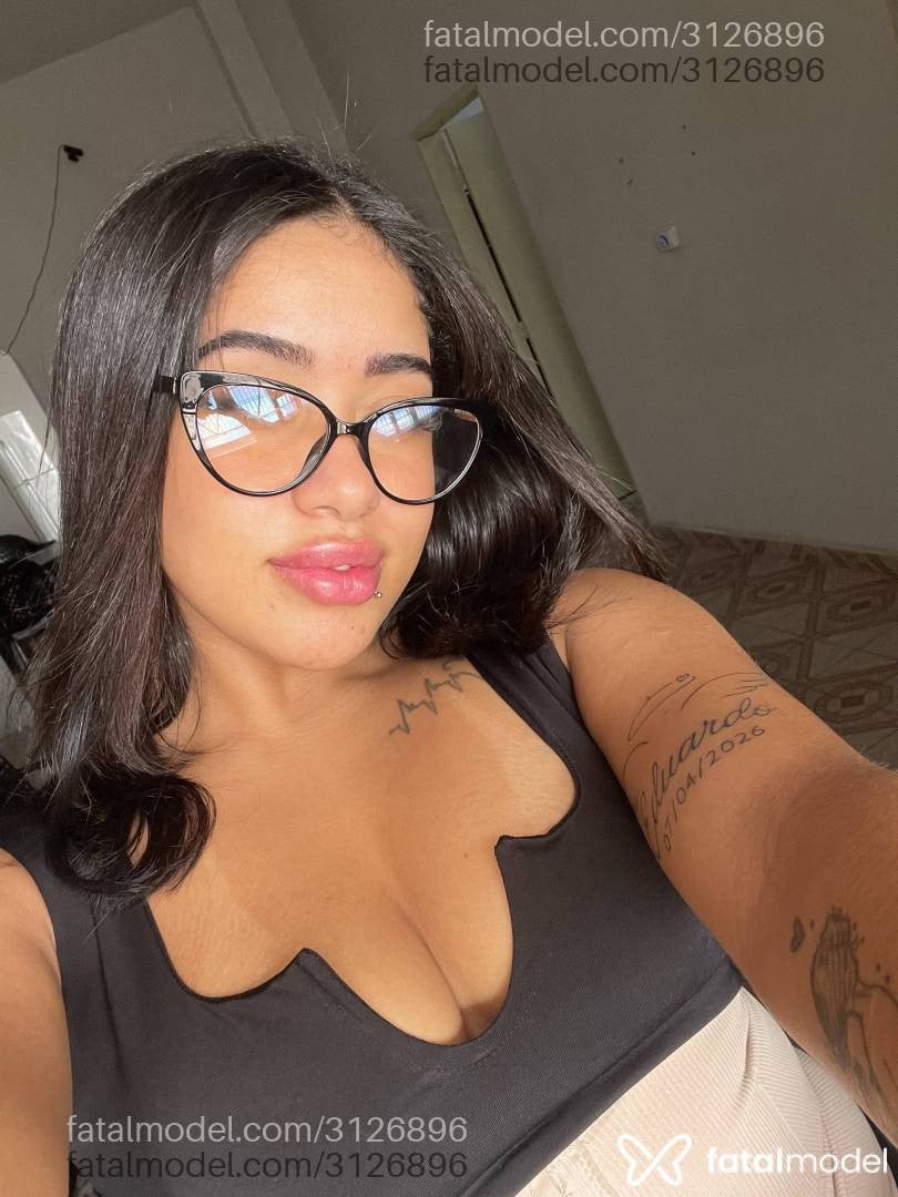 Acompanhante mulher com cabelo castanho de olhos castanhos em Araguaína - Alice Ferreira