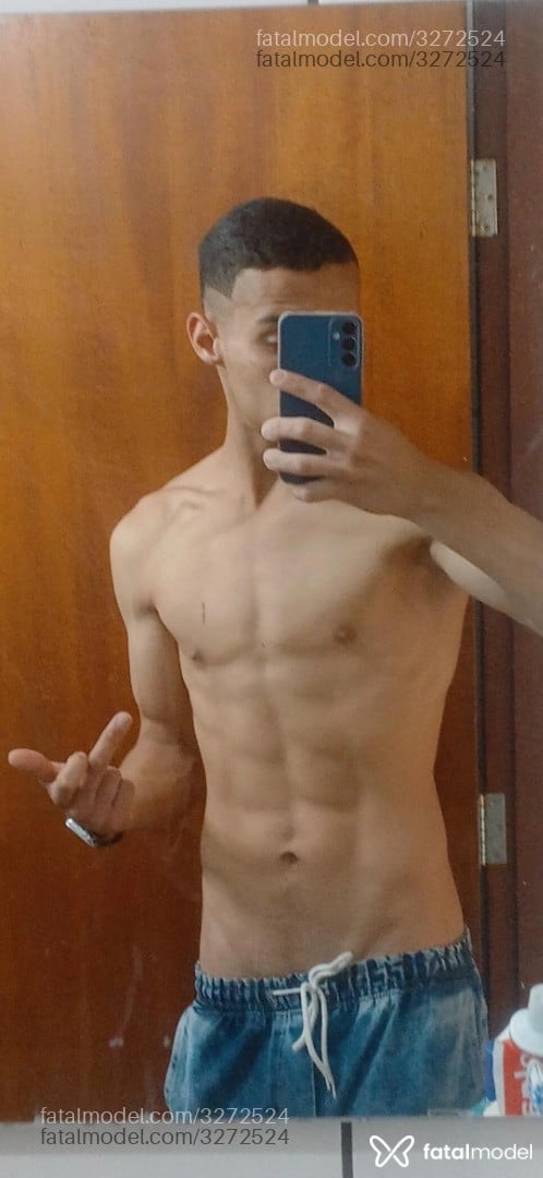 Acompanhante homem morena (o) de olhos castanhos - Brayan Acompanhante homem morena (o) de olhos castanhos - Brayan