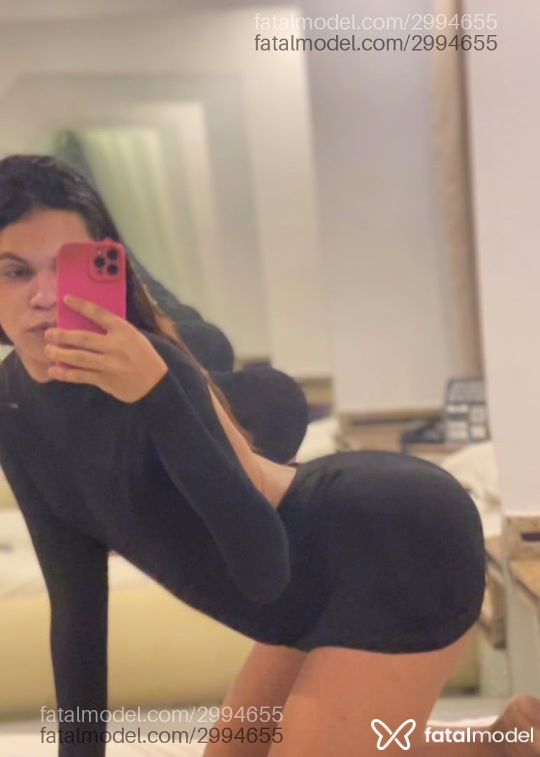Acompanhante mulher trans loira (o) de olhos pretos - Bianca Bonifacio