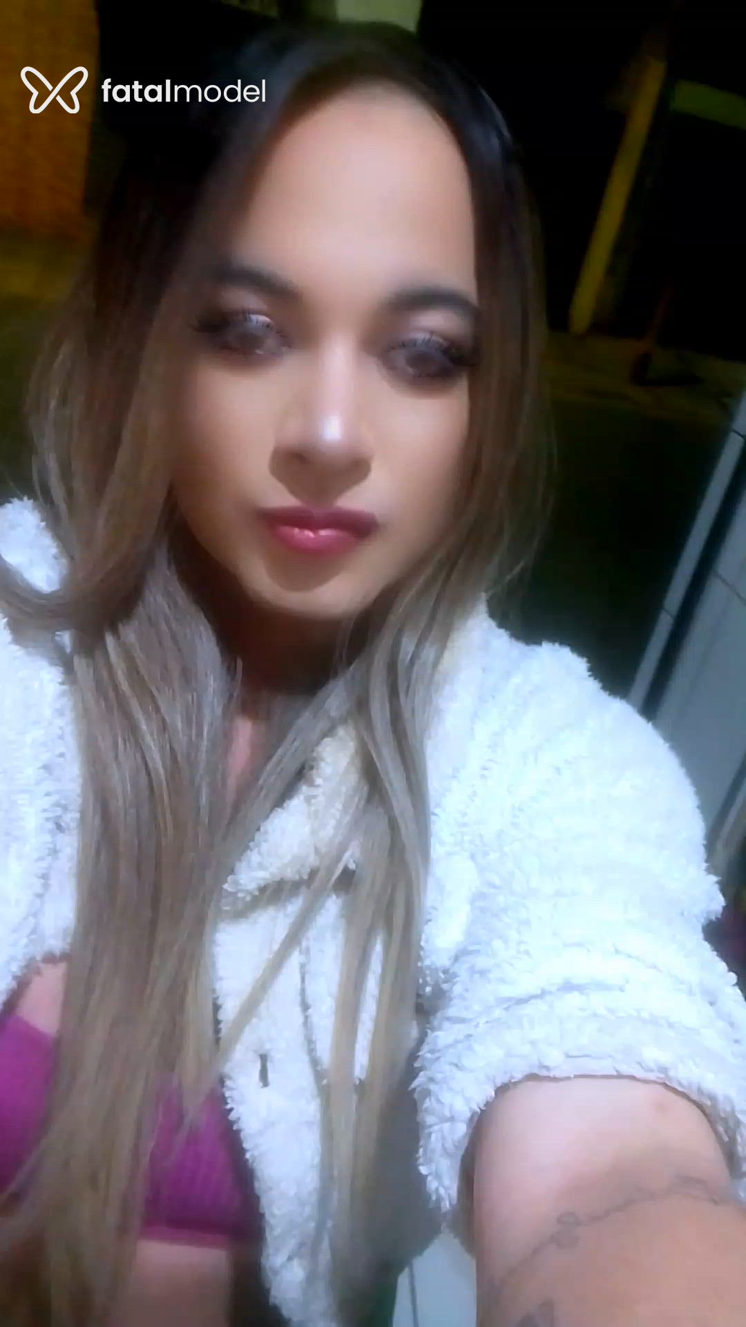 Acompanhante mulher trans loira (o) de olhos castanhos - Baixinhadoprazeres Acompanhante mulher trans loira (o) de olhos castanhos - Baixinhadoprazeres