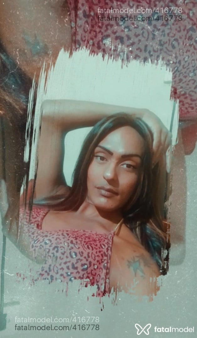 Acompanhante mulher trans morena (o) de olhos castanhos - Danny