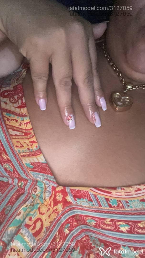 Acompanhante mulher com cabelo castanho de olhos pretos em Marília - Bruna