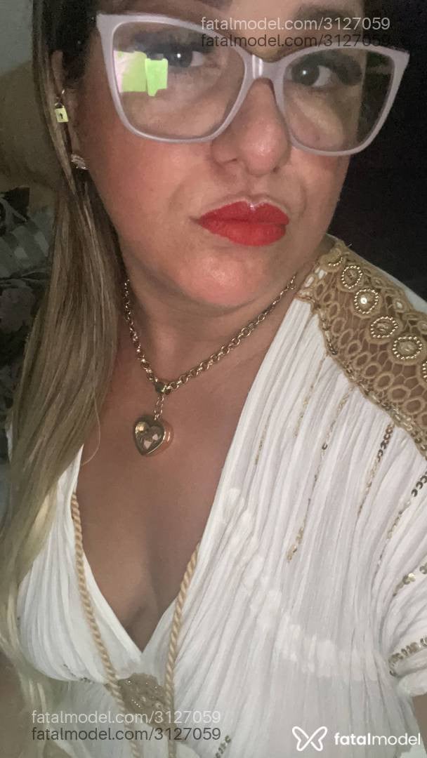 Acompanhante mulher com cabelo castanho de olhos pretos em Marília - Bruna