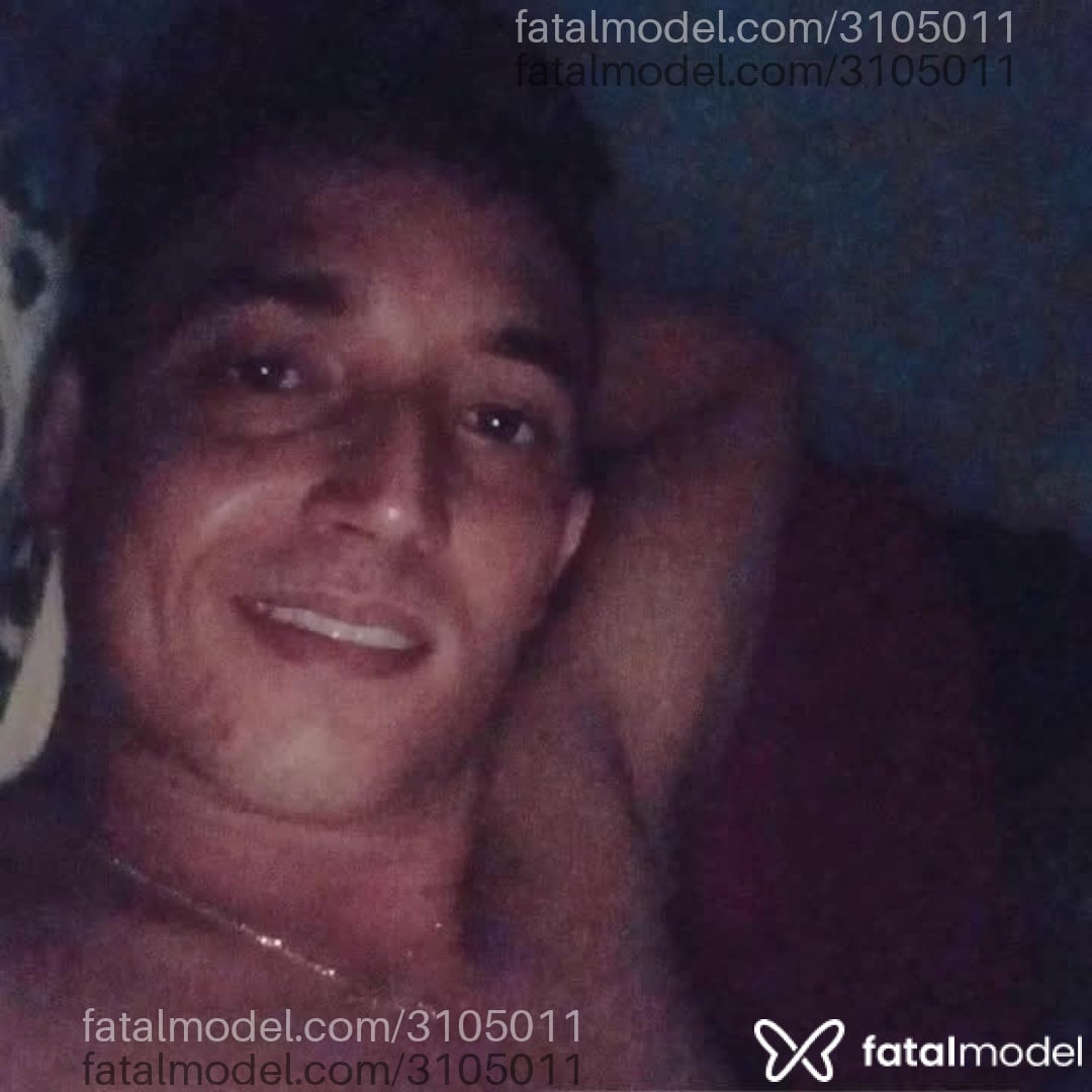 Acompanhante homem com cabelo castanho de olhos castanhos - Carlinhos