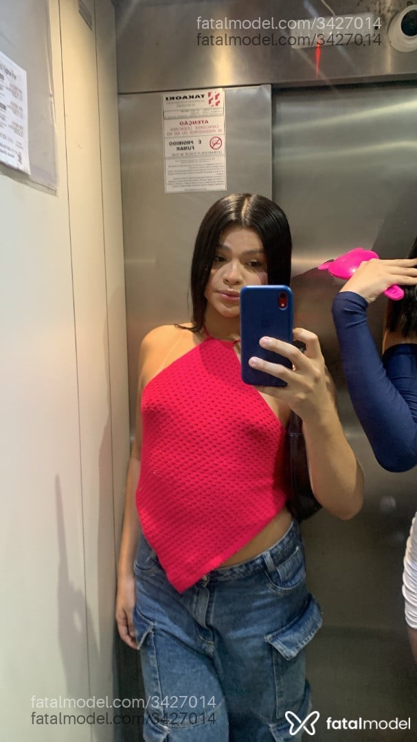 Acompanhante mulher trans morena (o) de olhos castanhos - Laura Cavalcante